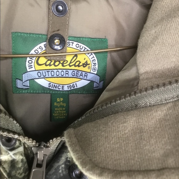 Cabelas men’s lightweight size S hooded jacket